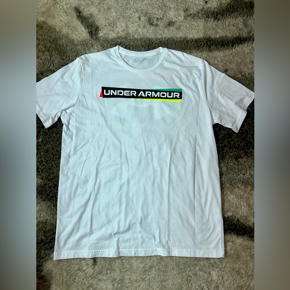 Under Armour White Logo T-shirt sz XL